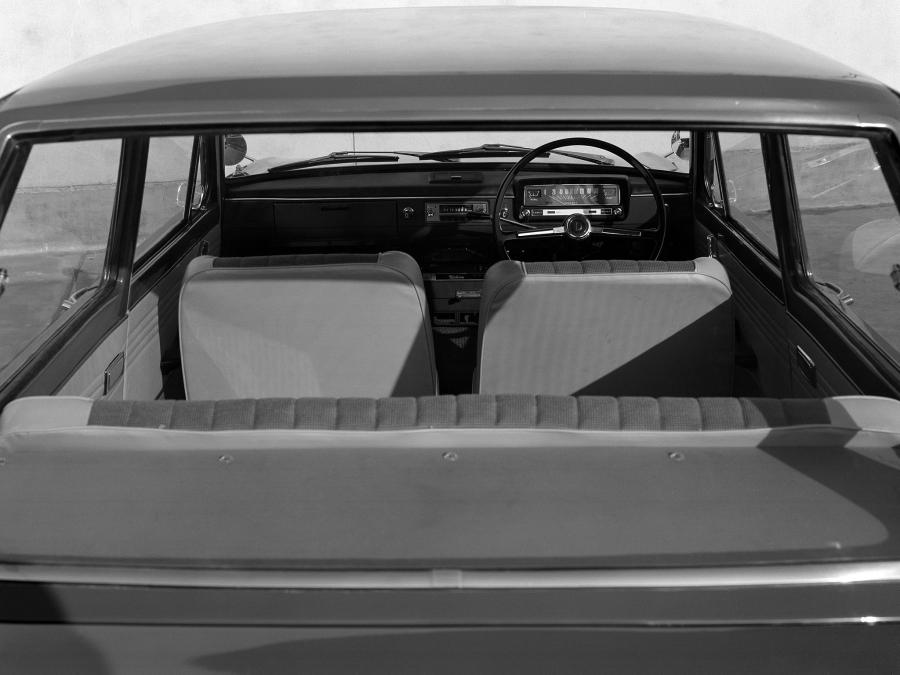  Datsun Sunny 2-Door Sedan 1966 года  (фото 4 из 16)